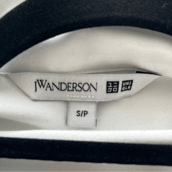 *SOLD* Uniqlo JW Anderson tie neck blouse, szS - Picture 4 of 6